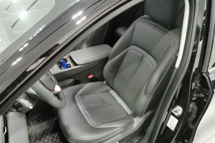 Used Wuling Xingguang 2025 70km Smart Standard Version Left Front Seat