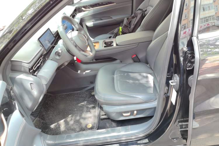 Used Wuling Xingguang 2025 70km Smart Standard Version Left Front Seat
