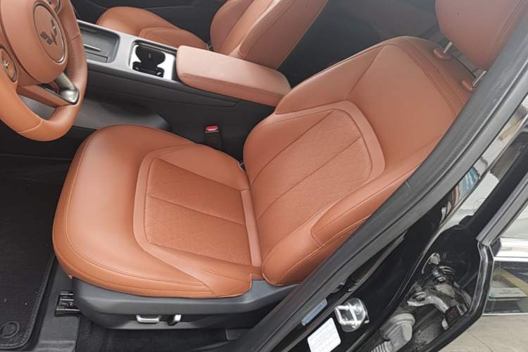 Used Wuling Xingguang 2025 610 km Smart Advanced Version Left Front Seat