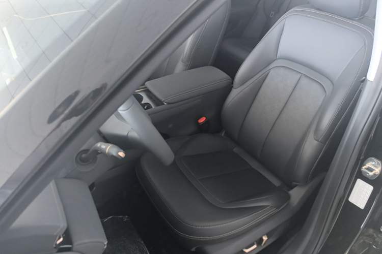 Used Wuling Xingguang 2025 70km Smart Standard Version Left Front Seat