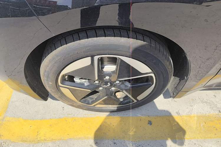 Used Wuling Xingguang 2025 510 km Advanced Smart Version Left Front Wheel Hub