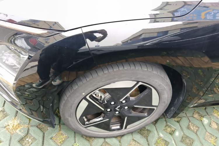 Used Wuling Xingguang 2025 150 km Smart Pilot Version Left Front Wheel Hub