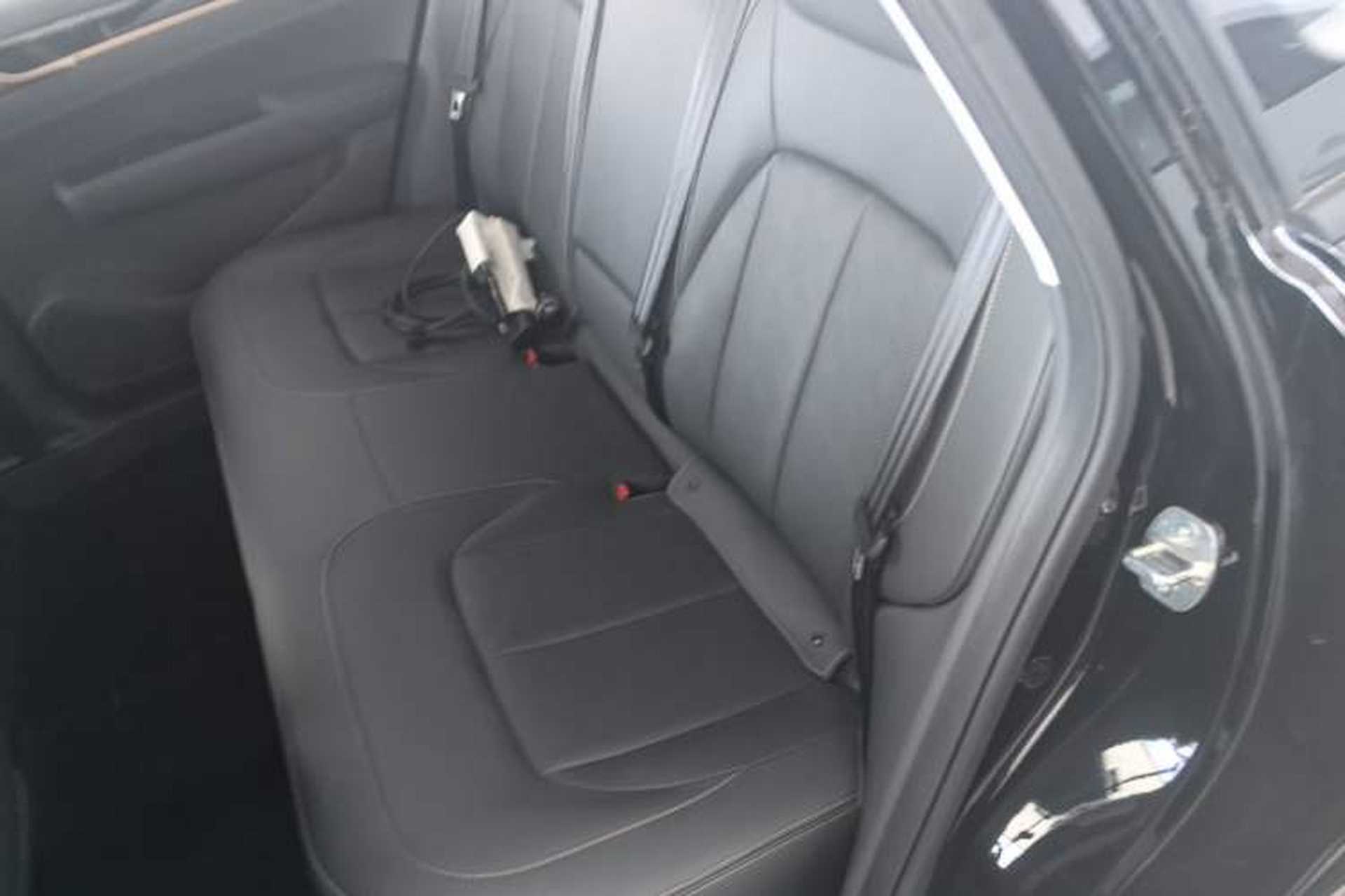 Used Wuling Xingguang 2025 70km Smart Standard Version Left Rear Seat