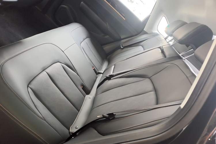 Used Wuling Xingguang 2025 70km Smart Standard Version Left Rear Seat