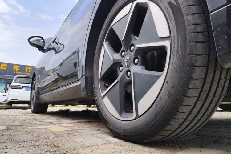 Used Wuling Xingguang 2025 610 km Smart Flagship Version Left Side Sill