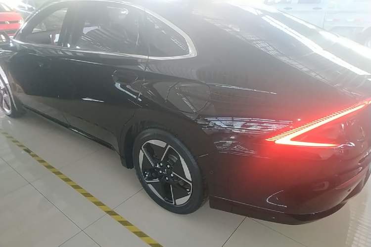 Used Wuling Xingguang 2025 610 km Smart Flagship Version Rear Left 45 Deg