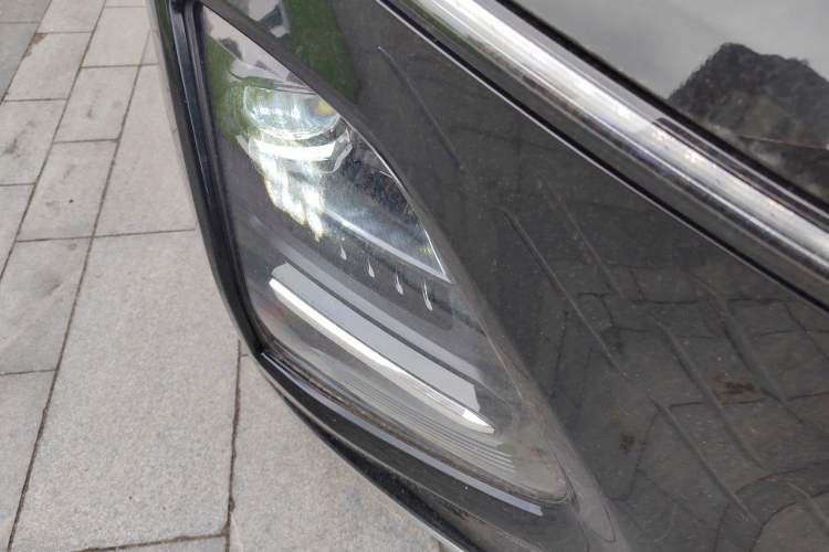 Used Wuling Xingguang 2025 150 km Smart Advanced Version Right Front Headlight