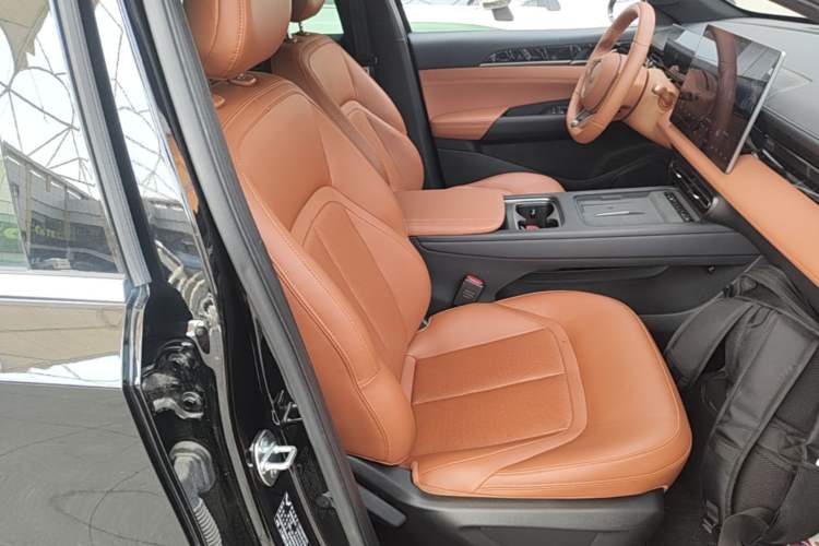 Used Wuling Xingguang 2025 610 km Smart Advanced Version Right Front Seat