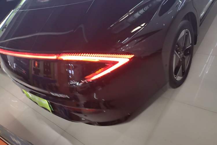 Used Wuling Xingguang 2025 610 km Smart Flagship Version Right Rear Taillight