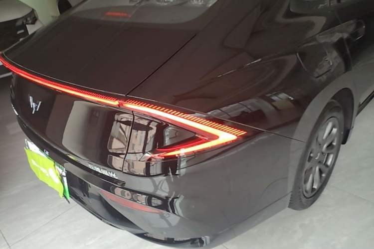 Used Wuling Xingguang 2025 70km Smart Standard Version Right Rear Taillight
