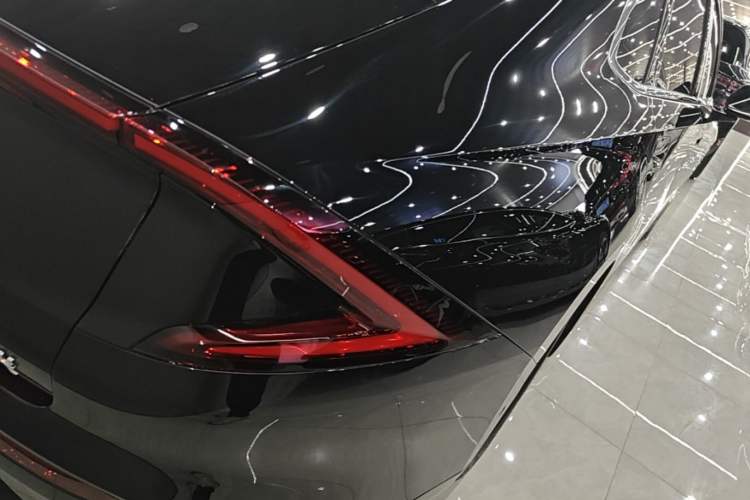 Used Wuling Xingguang 2025 610 km Smart Flagship Version Right Rear Taillight