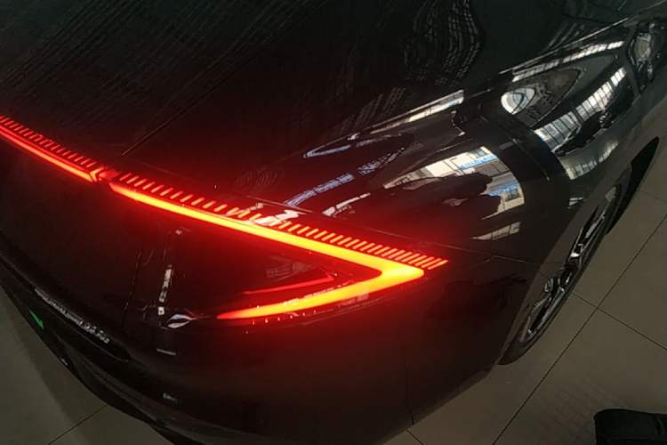 Used Wuling Xingguang 2025 610 km Smart Flagship Version Right Rear Taillight