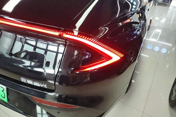 Used Wuling Xingguang 2025 610 km Smart Flagship Version Right Rear Taillight