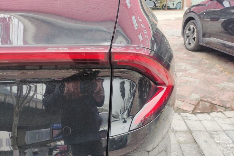 Used Wuling Xingguang 2025 610 km Smart Flagship Version Right Rear Taillight