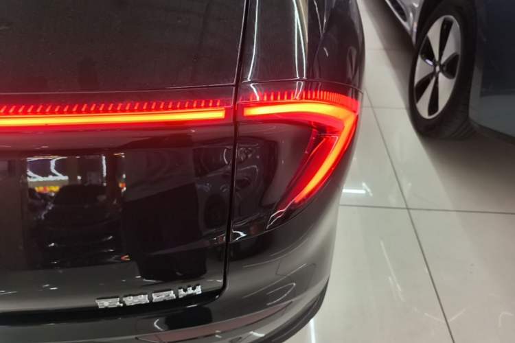 Used Wuling Xingguang 2025 610 km Smart Flagship Version Right Rear Taillight