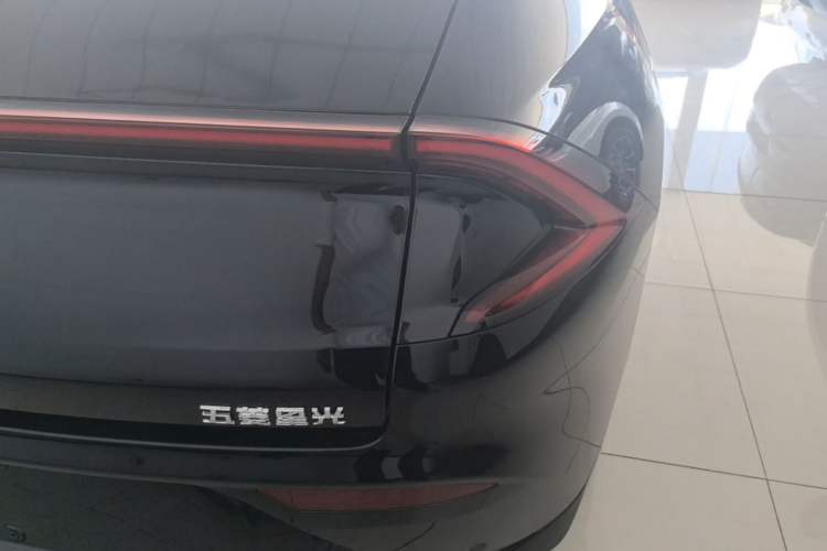 Used Wuling Xingguang 2025 70km Smart Standard Version Right Rear Taillight