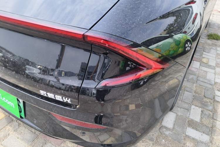 Used Wuling Xingguang 2025 610 km Smart Flagship Version Right Rear Taillight