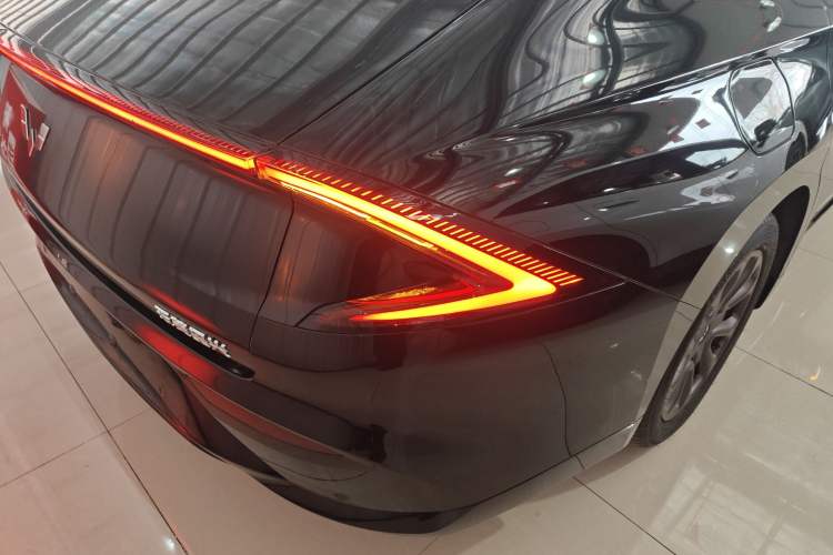 Used Wuling Xingguang 2025 70km Smart Standard Version Right Rear Taillight