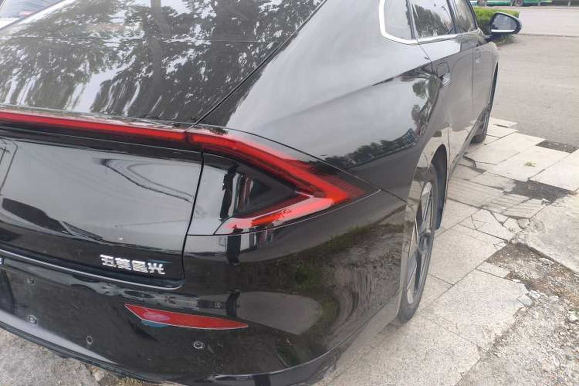 Used Wuling Xingguang 2025 610 km Smart Flagship Version Right Rear Taillight