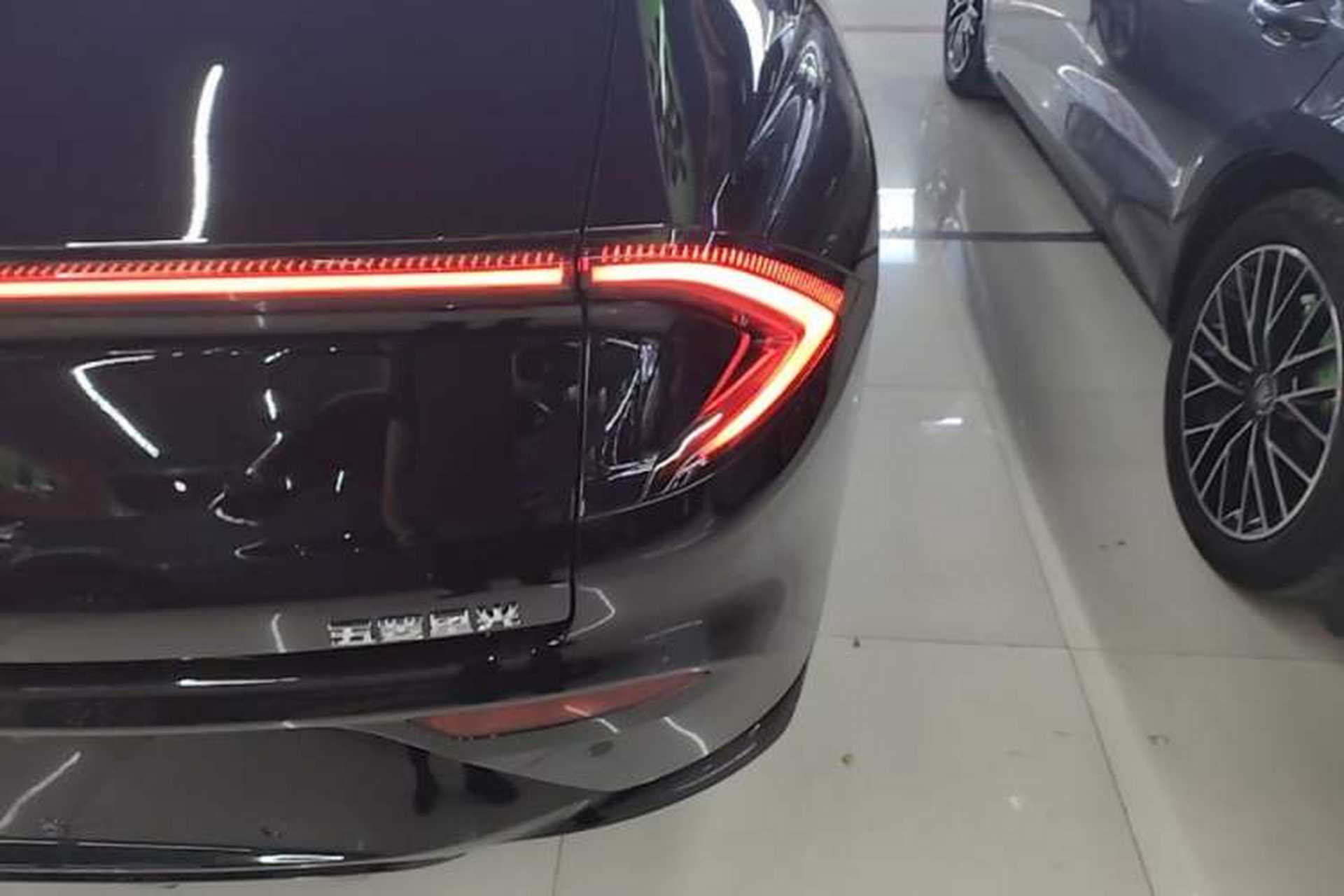 Used Wuling Xingguang 2025 610 km Smart Flagship Version Right Rear Taillight