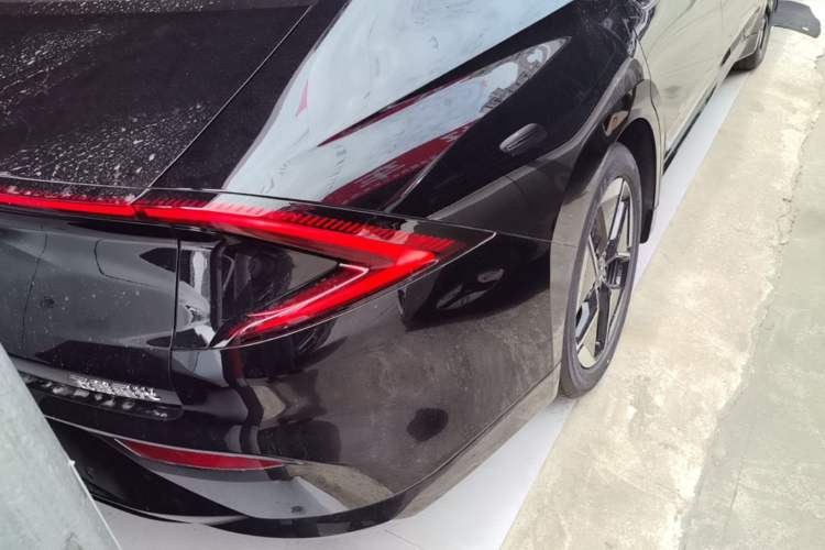 Used Wuling Xingguang 2025 510 km Advanced Smart Version Right Rear Taillight
