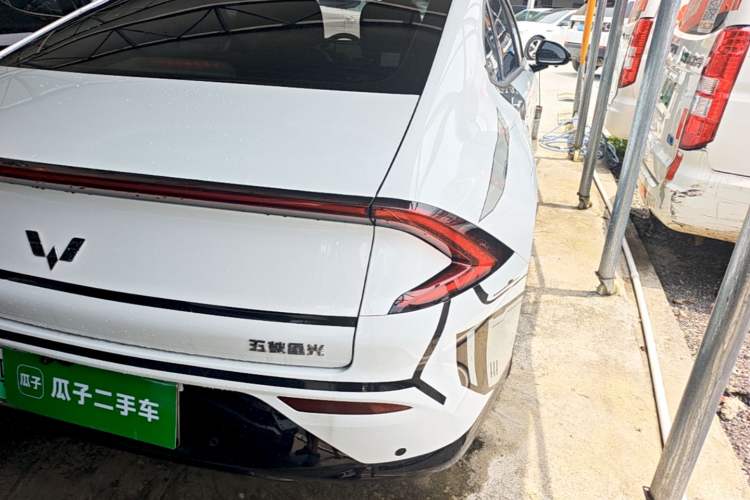 Used Wuling Xingguang 2025 70km Smart Standard Version Right Rear Taillight