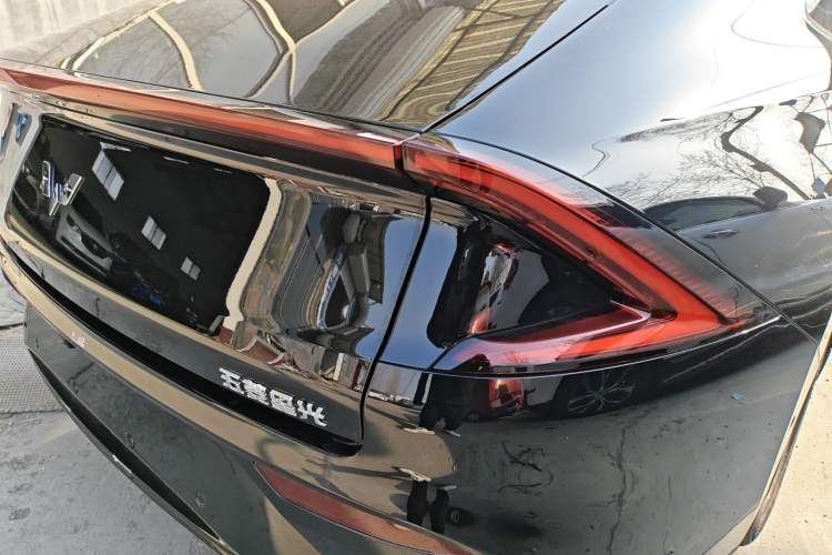 Used Wuling Xingguang 2025 610 km Smart Flagship Version Right Rear Taillight