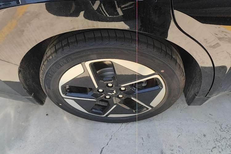 Used Wuling Xingguang 2025 510 km Advanced Smart Version Right Rear Wheel Hub