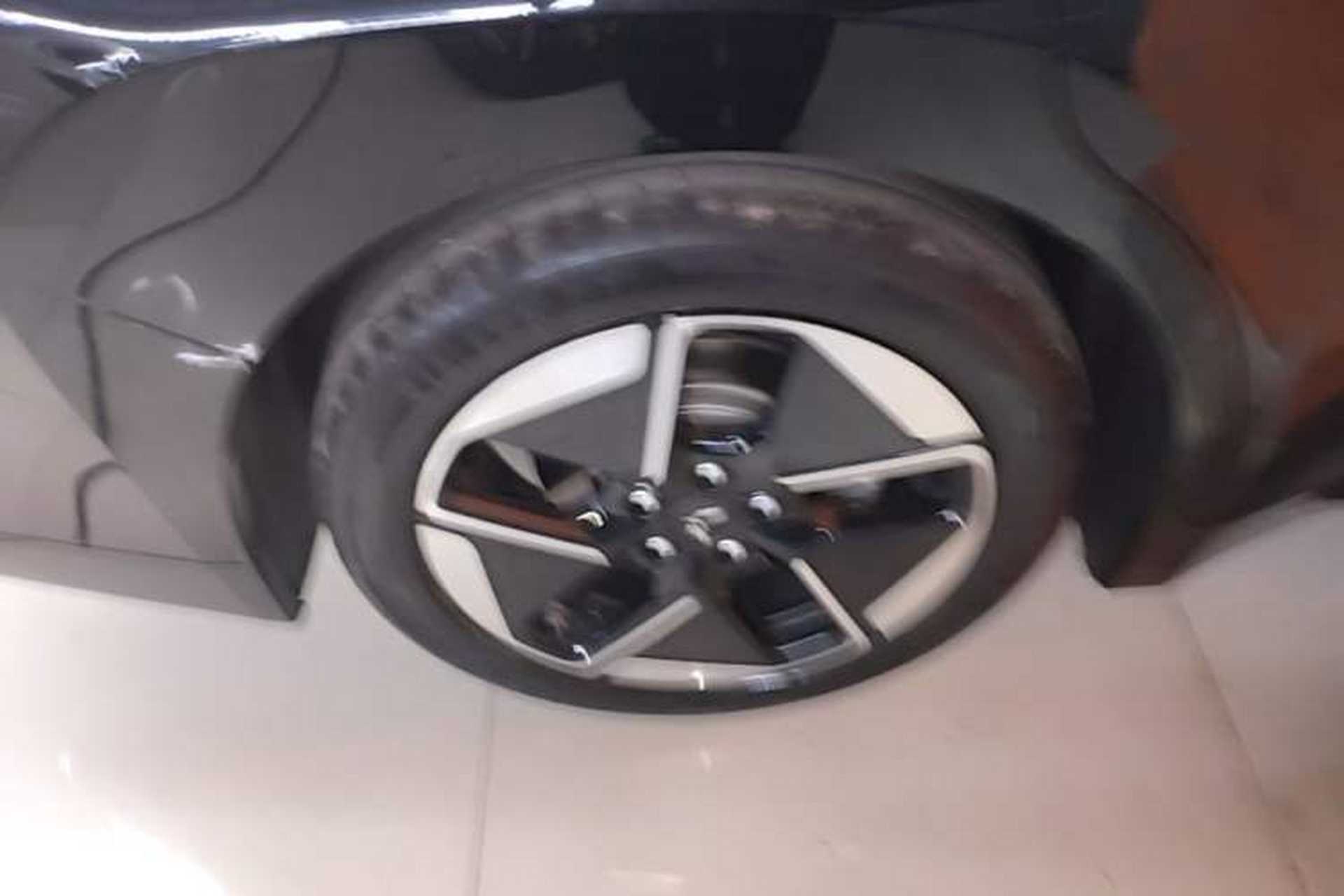 Used Wuling Xingguang 2025 150 km Smart Pilot Version Right Rear Wheel Hub