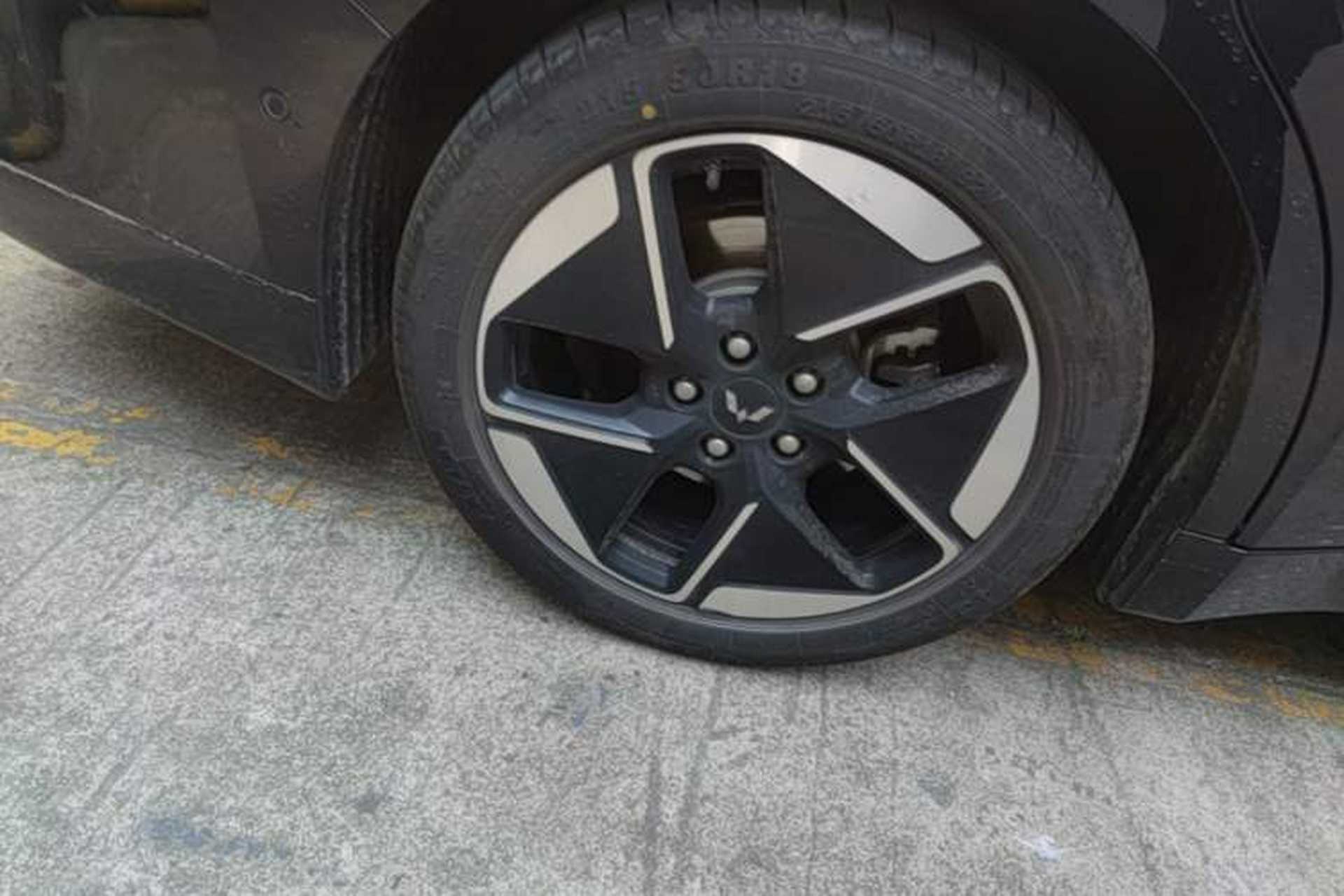 Used Wuling Xingguang 2025 610 km Smart Flagship Version Right Rear Wheel Hub