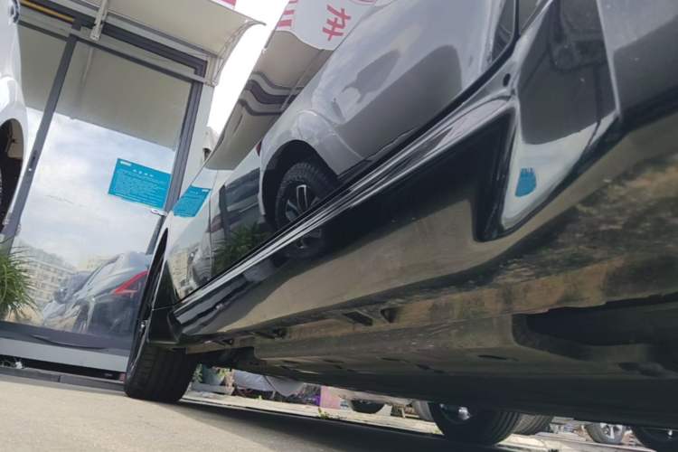 Used Wuling Xingguang 2025 610 km Smart Flagship Version Right Side Sill