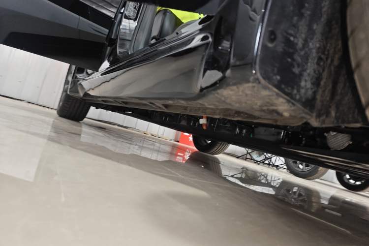 Used Wuling Xingguang 2025 70km Smart Standard Version Right Side Sill