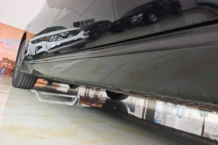 Used Wuling Xingguang 2025 70km Smart Standard Version Right Side Sill