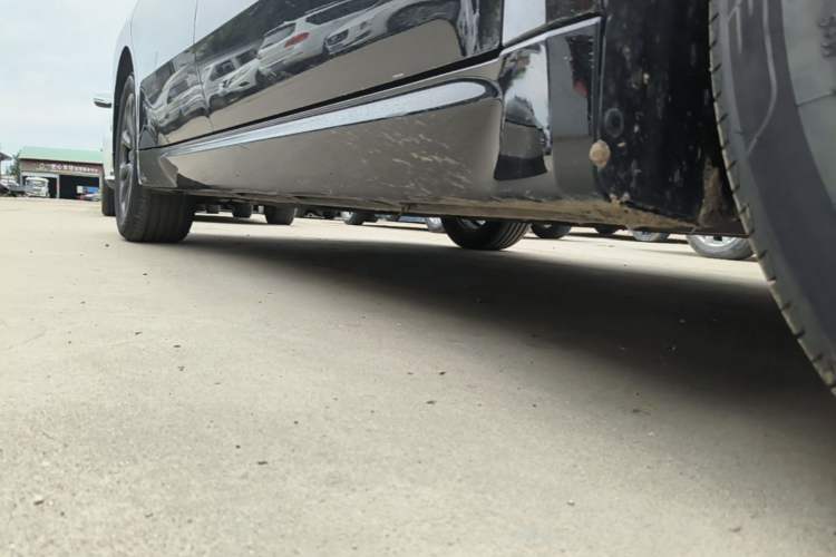 Used Wuling Xingguang 2025 70km Smart Standard Version Right Side Sill