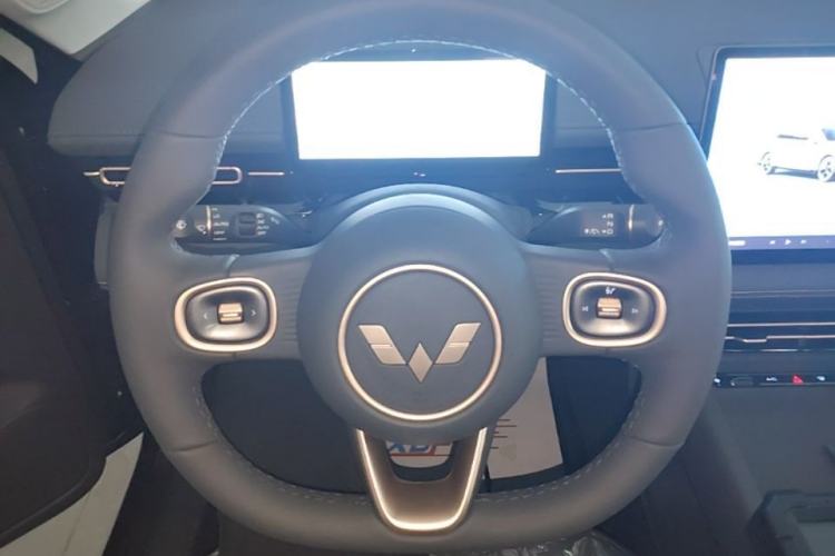 Used Wuling Xingguang 2025 70km Smart Standard Version Steering Wheel