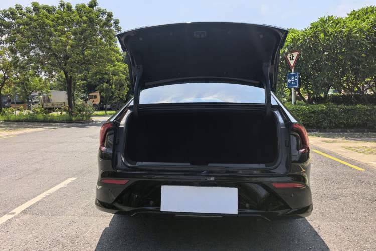 Used Wuling Xingguang 2025 610 km Smart Flagship Version Trunk
