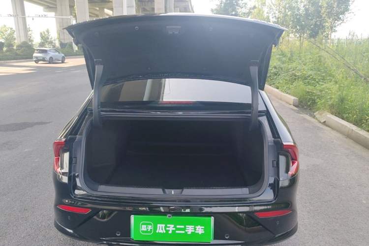 Used Wuling Xingguang 2025 610 km Smart Flagship Version Trunk