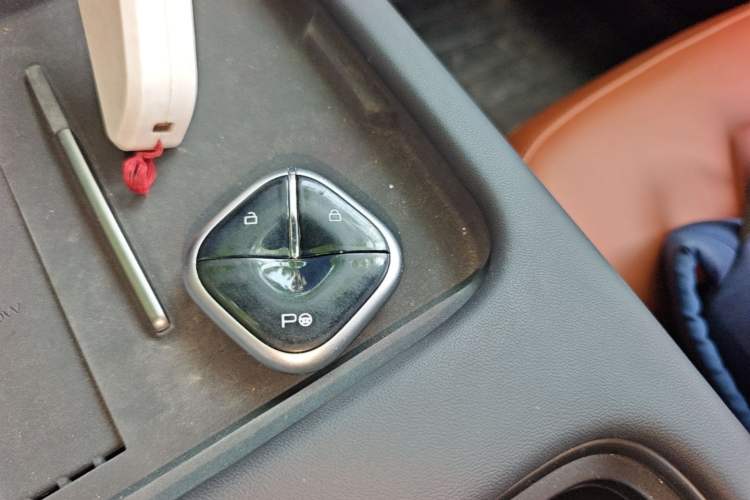 Used Wuling Xingguang 2025 610 km Smart Flagship Version Vehicle Key