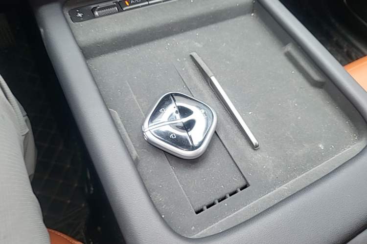 Used Wuling Xingguang 2025 610 km Smart Flagship Version Vehicle Key