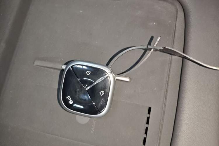 Used Wuling Xingguang 2025 610 km Smart Flagship Version Vehicle Key