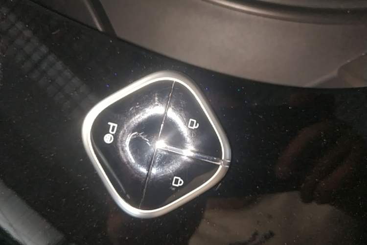 Used Wuling Xingguang 2025 610 km Smart Flagship Version Vehicle Key