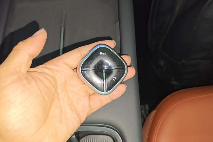 Used Wuling Xingguang 2025 610 km Smart Flagship Version Vehicle Key