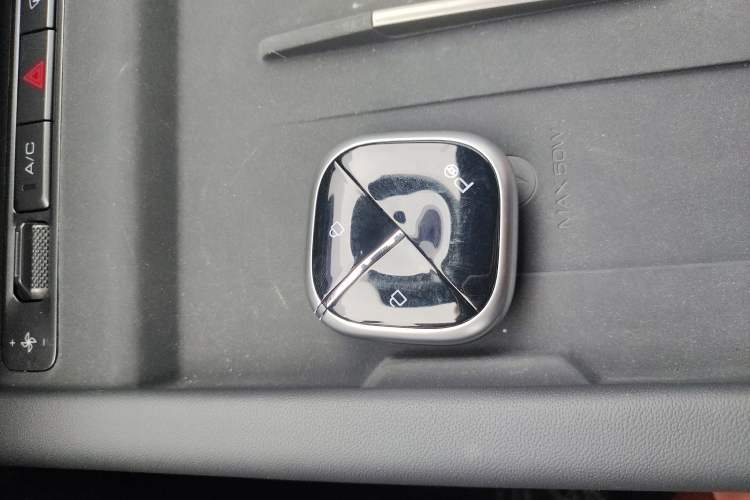 Used Wuling Xingguang 2025 610 km Smart Flagship Version Vehicle Key