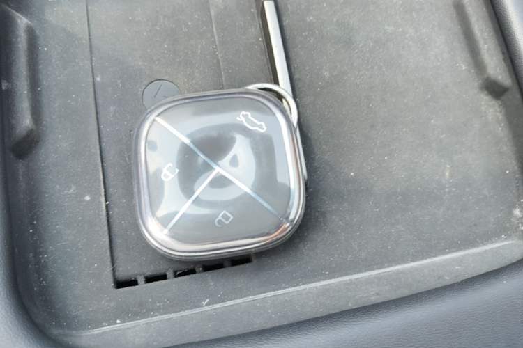 Used Wuling Xingguang 2025 610 km Smart Flagship Version Vehicle Key