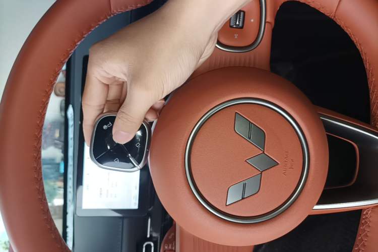 Used Wuling Xingguang 2025 610 km Smart Flagship Version Vehicle Key