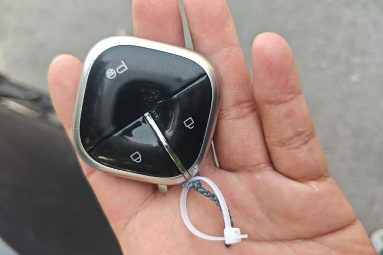 Used Wuling Xingguang 2025 610 km Smart Flagship Version Vehicle Key