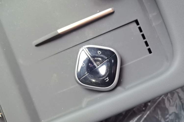 Used Wuling Xingguang 2025 510 km Advanced Smart Version Vehicle Key