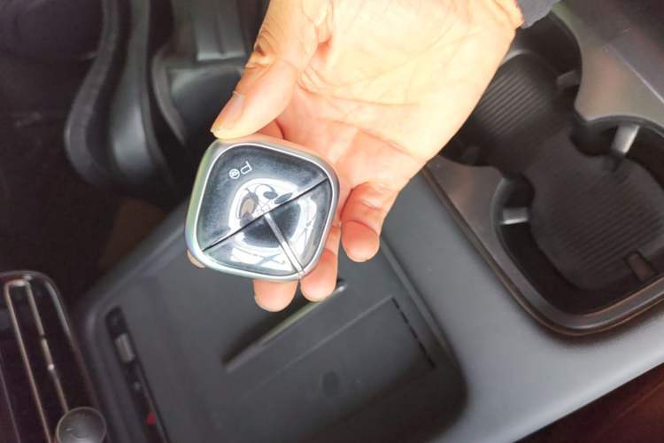 Used Wuling Xingguang 2025 610 km Smart Flagship Version Vehicle Key
