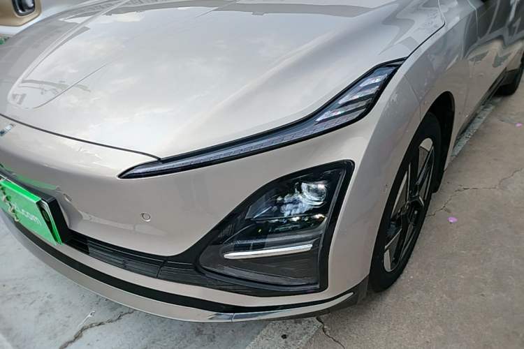Used Wuling Xingguang 2025 610 km Smart Flagship Version Left Front Headlight