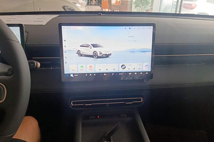 Used Wuling Xingguang 2025 70km Smart Standard Version Audio And AC Panel